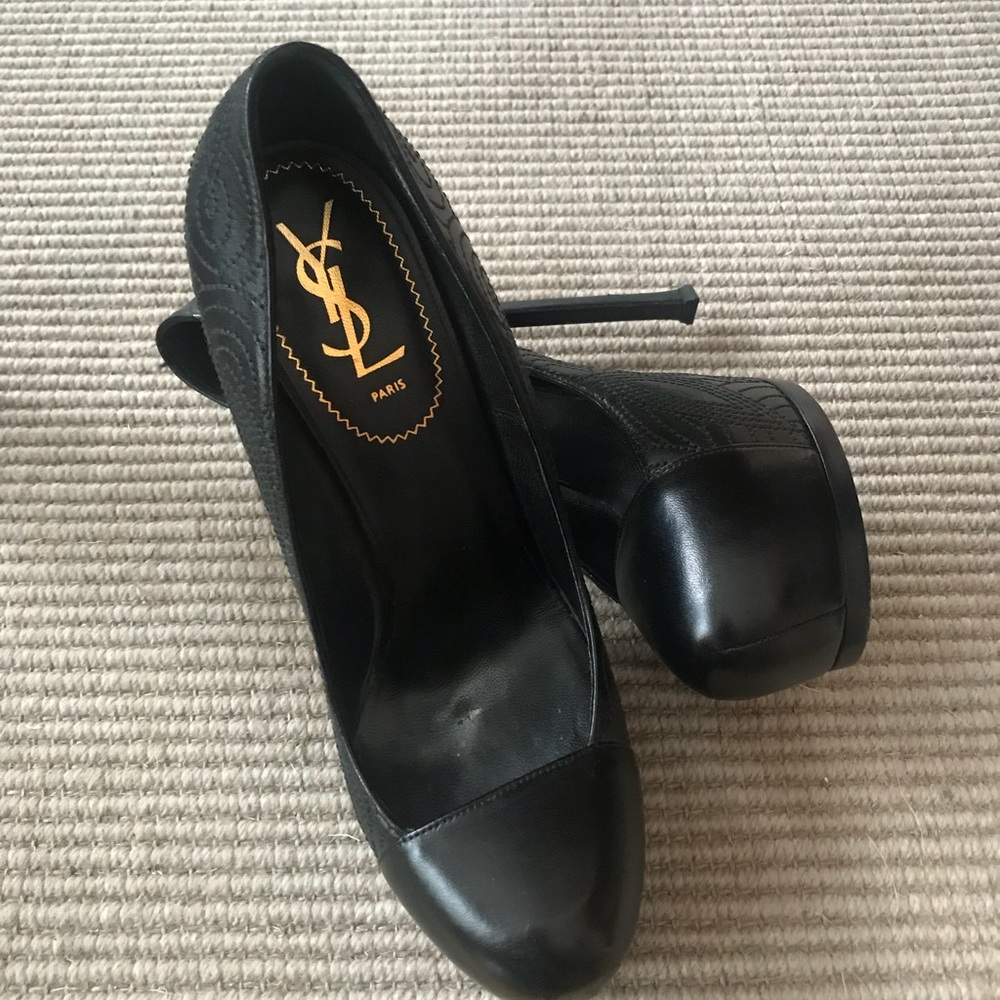YSL Black quilted four inch heels 👠